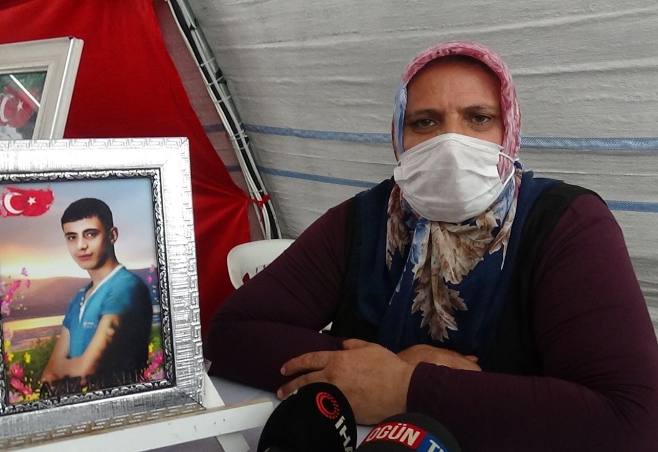 Evlat nöbetindeki Güzide Demir: “Oğlum kaçmak isterken PKK’lılar onu yakalayıp yaktı”
