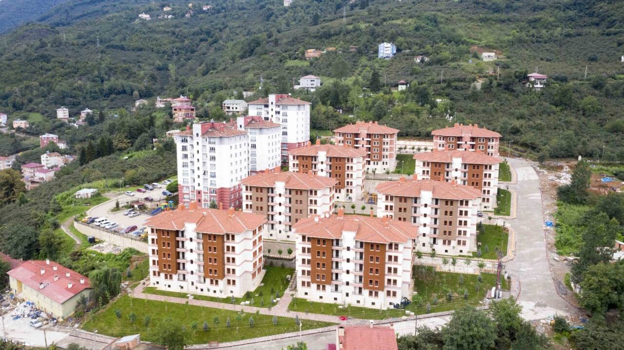 Afetlerde yaralar TOKİ eliyle sarılıyor