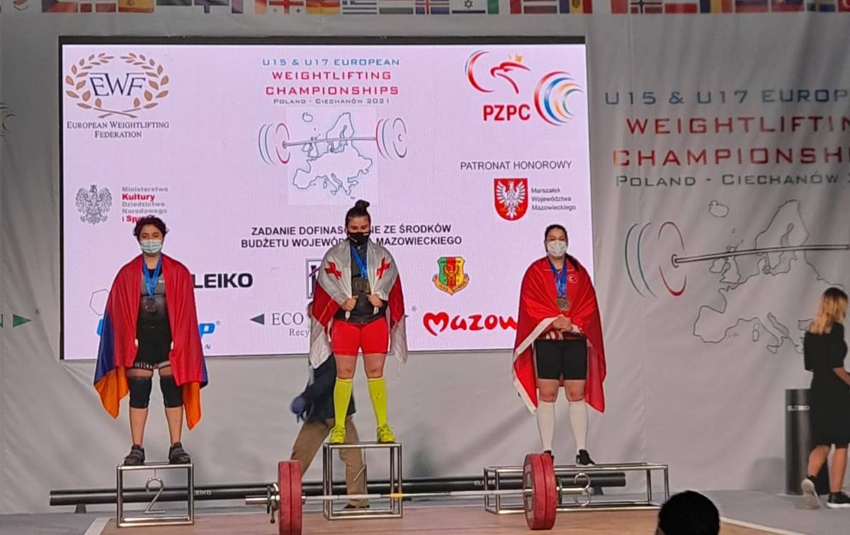 Esma Alper, Hüma’yı  ve Konya’yı  gururlandırdı