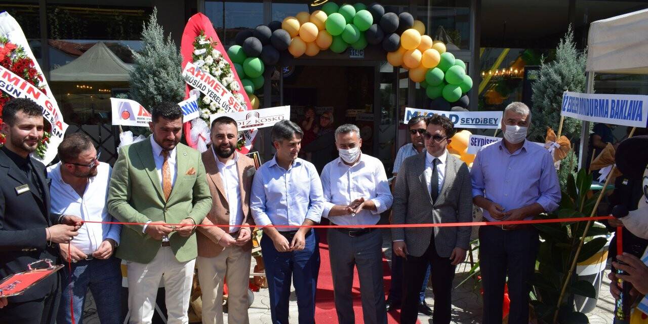 Şefbey Cafe&Restaurant törenle açıldı