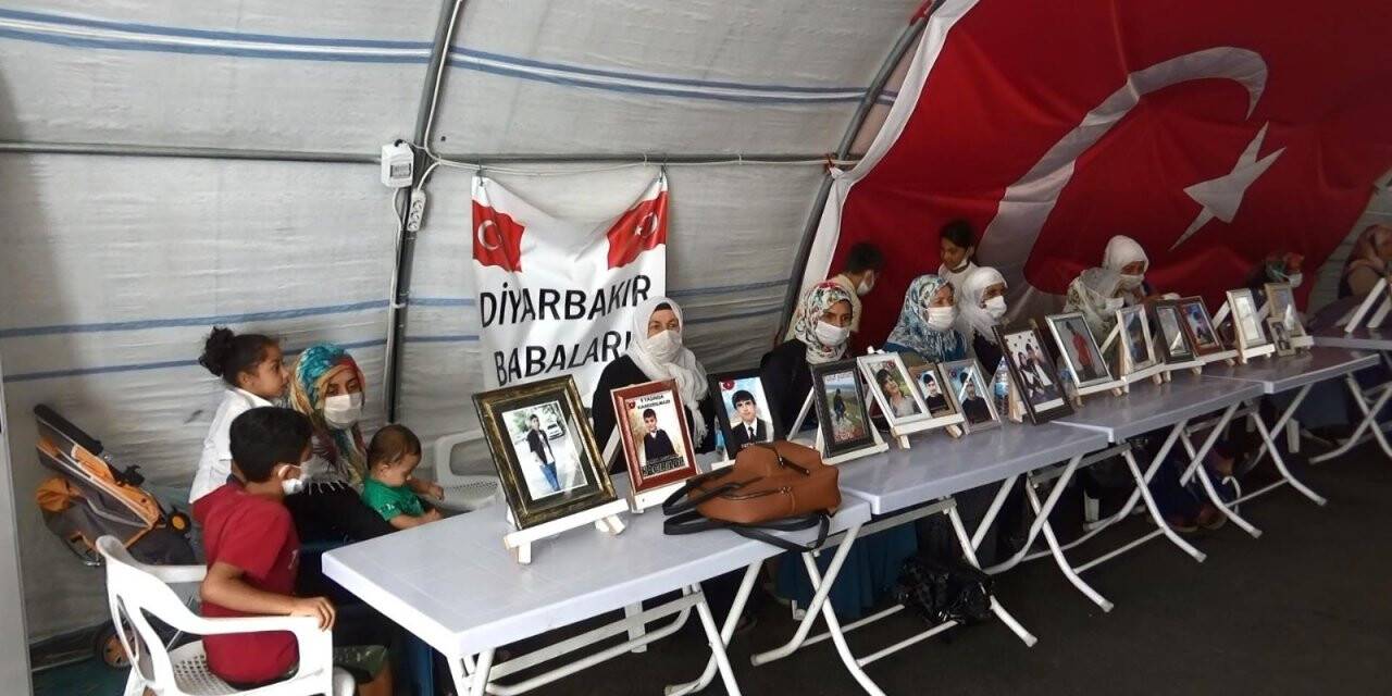 HDP önündeki ailelerin evlat nöbeti 726. gününde