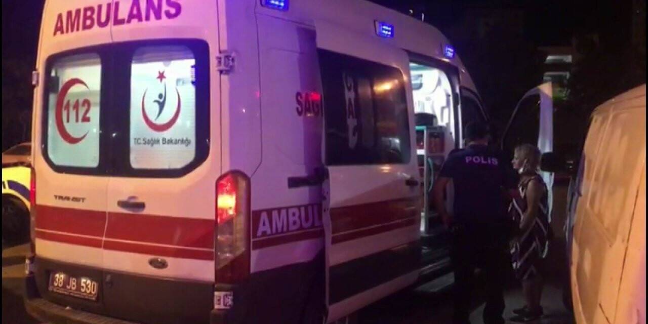 Uyardığı kadın tarafından bıçaklandı