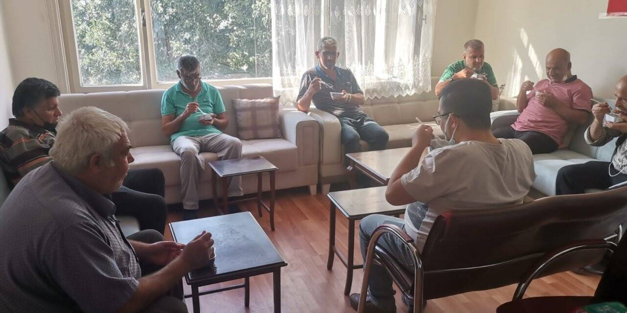 Altı Nokta Körler Derneği’nden aşure etkinliği