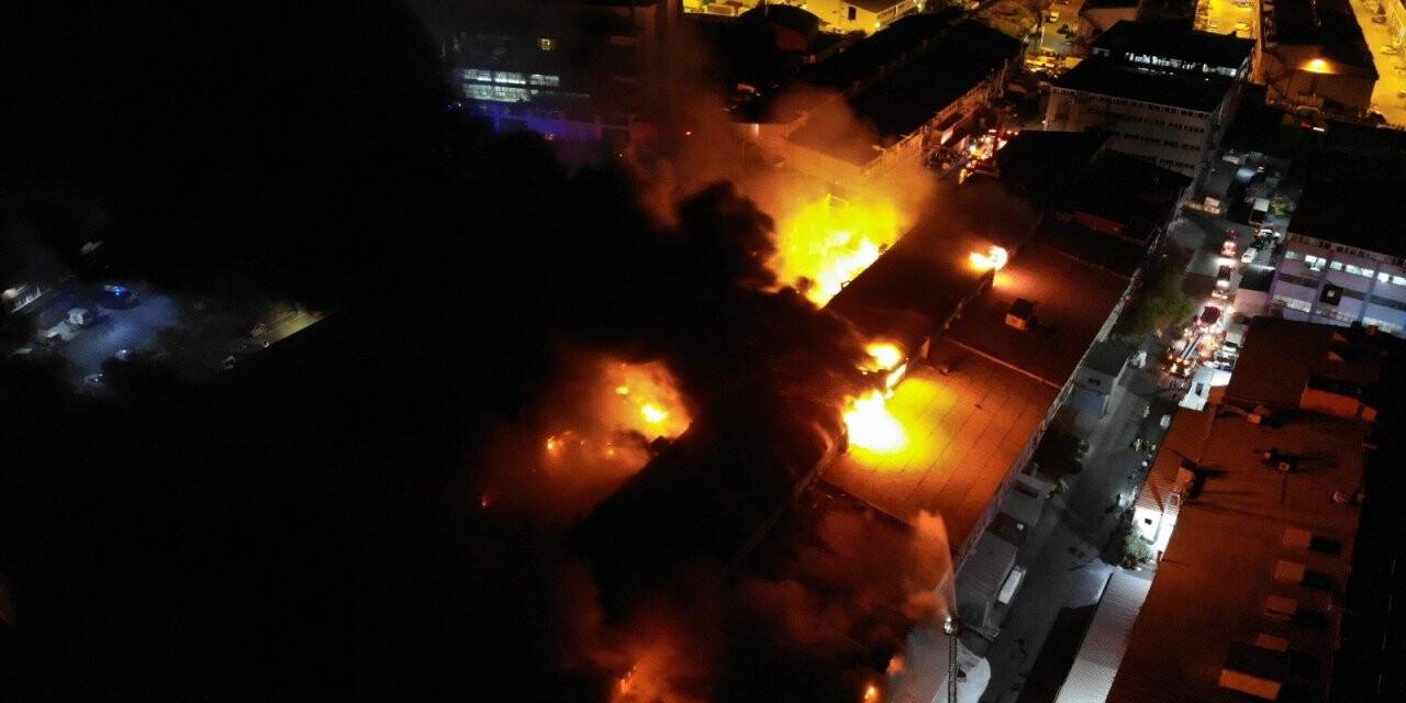 Başakşehir İkitelli Çevre Sanayi Sitesi’nde yangın