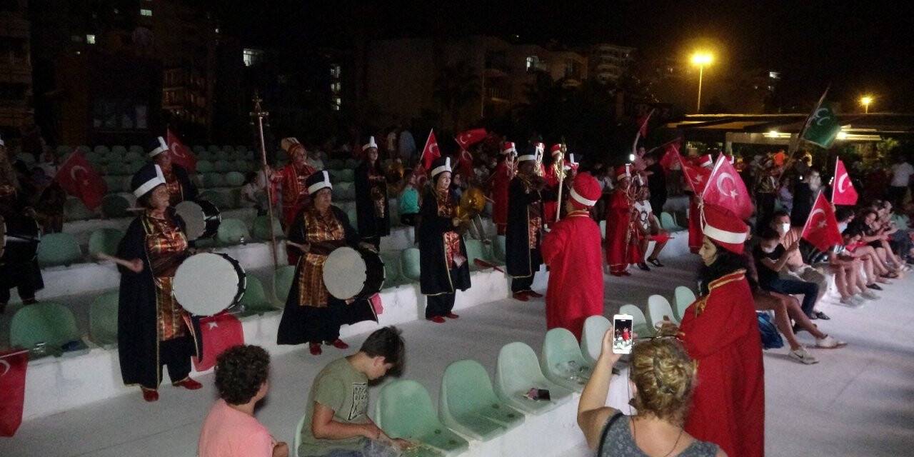 Kadın mehteranlardan Filenin Sultanları’na marşlı destek