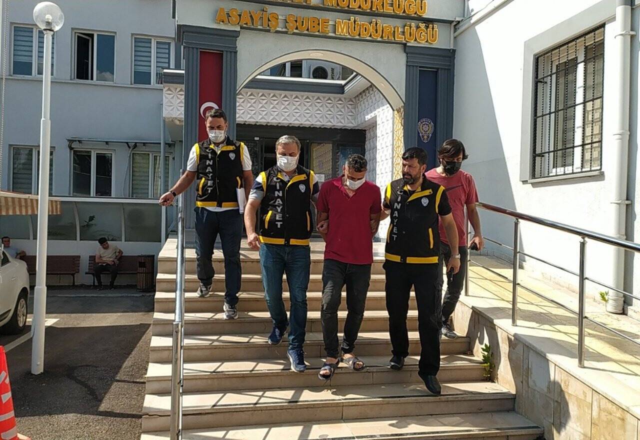 Karısını bıçakla öldürdü, 'Cinler yüzünden' deyip ağladı
