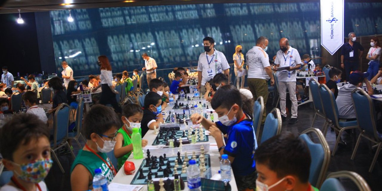 Türkiye Satranç Şampiyonası heyecanı Konya'da devam ediyor