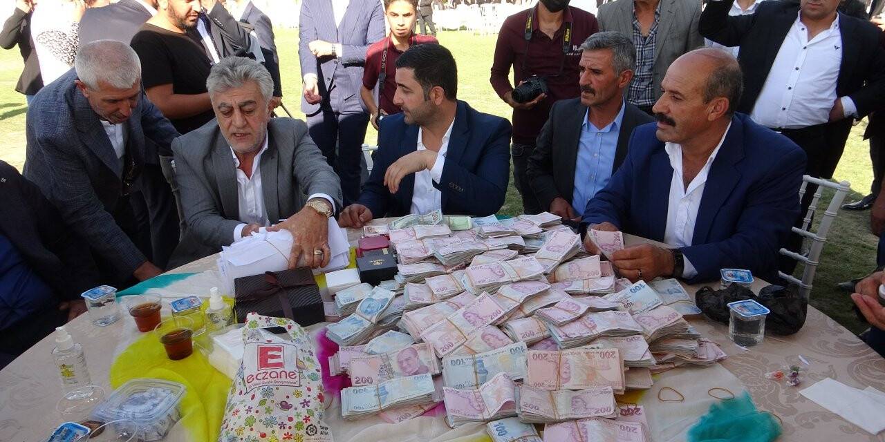 Düğünde geline kilolarca altın, damada 3,4 milyon TL takıldı