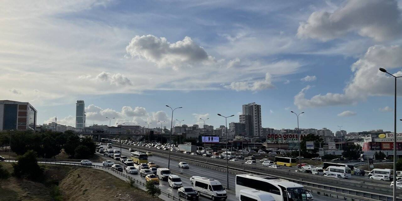 Okulun ilk günü trafik yoğunluğu yüzde 58 seviyelerine yükseldi
