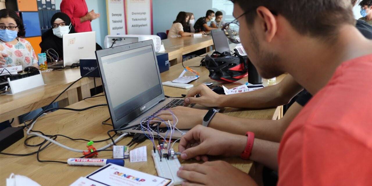 ‘Deneyap Teknoloji Atölyeleri’nde  yüz yüze eğitim başladı