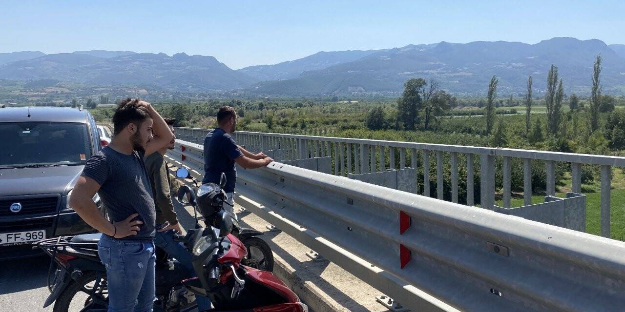 Uçak düştü iddiası şehri karıştırdı