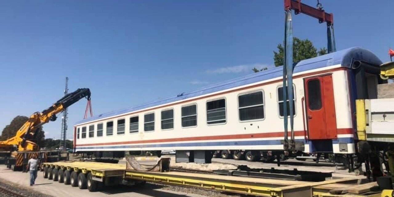 Bin 500 rakımlı yaylada tren vagonları