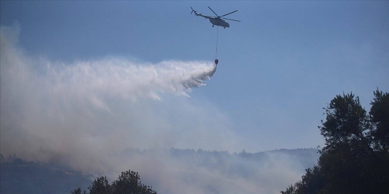 Isparta'da çıkan orman yangınına havadan ve karadan müdahale ediliyor