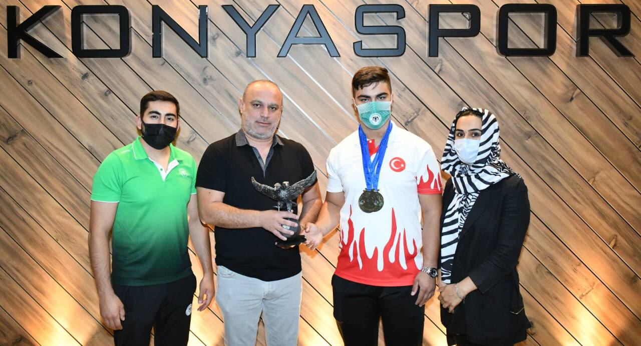 Rekortmen şampiyon kulüpte ağırlandı