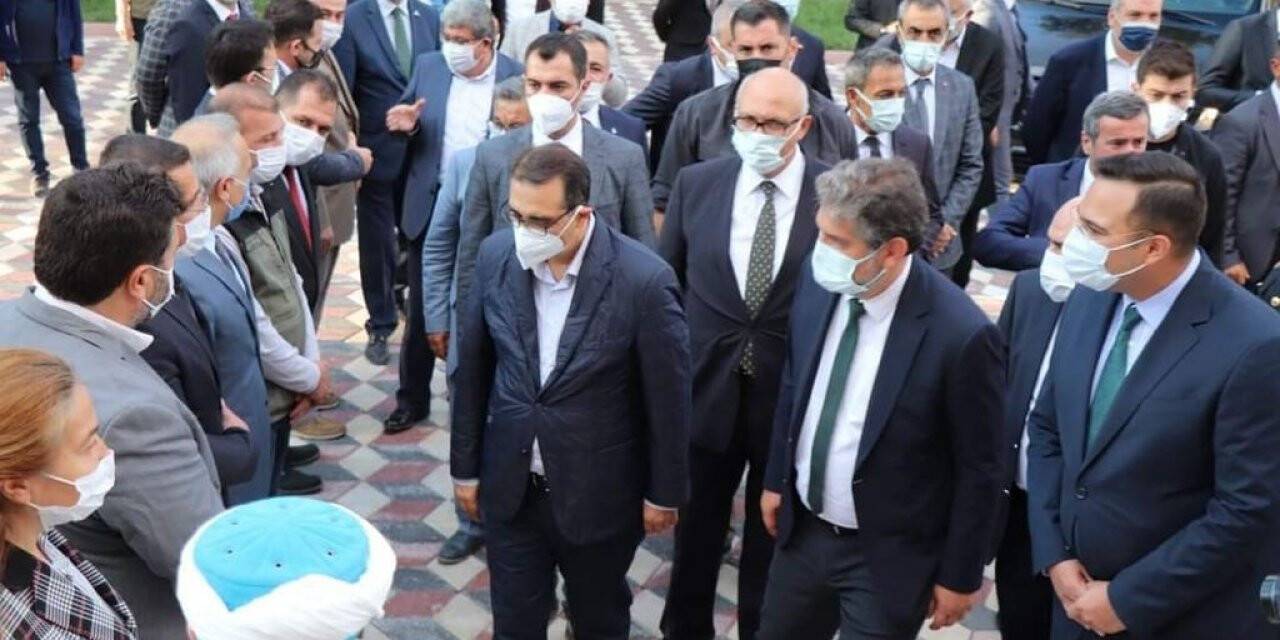 Bakan Dönmez baba ocağında