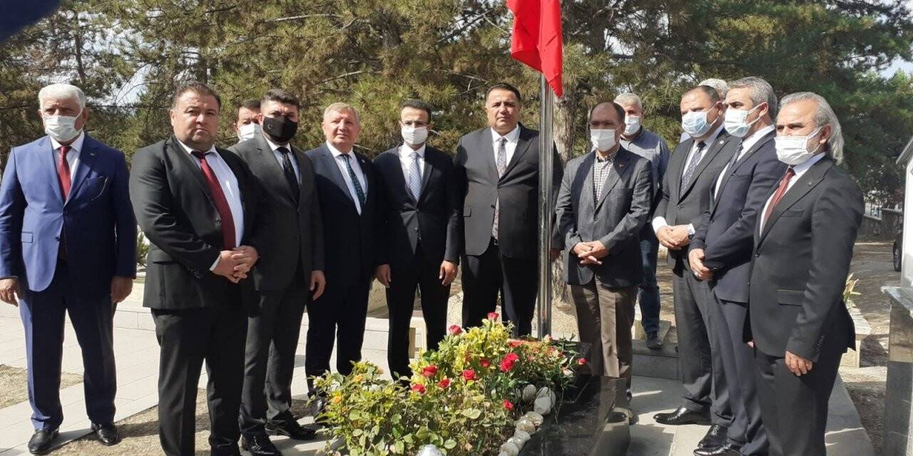 Şehit öğretmen Şenay Aybüke, mezarı başında anıldı