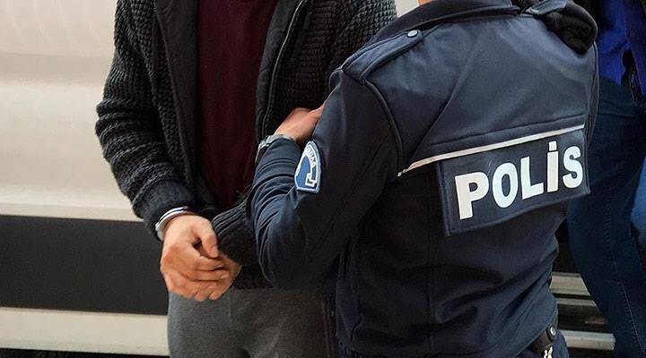 Konya’da kendisini polis olarak tanıtan dolandırıcı polisten kaçamadı