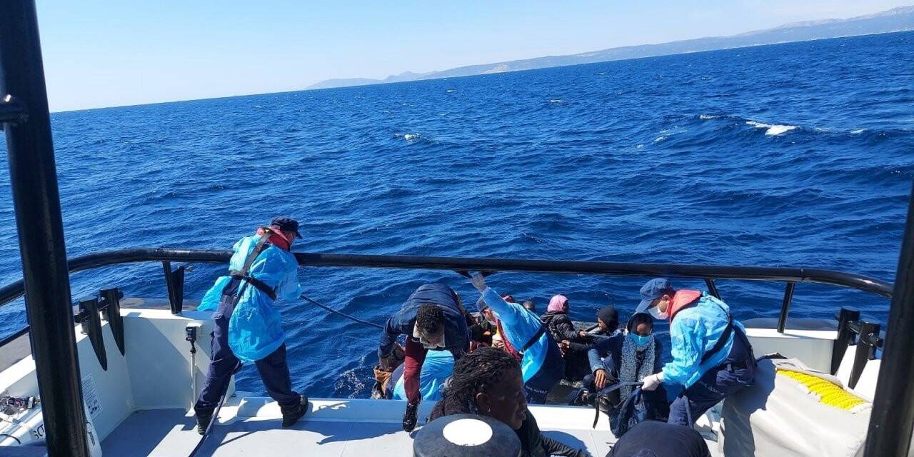 İzmir açıklarında 184 düzensiz göçmen kurtarıldı