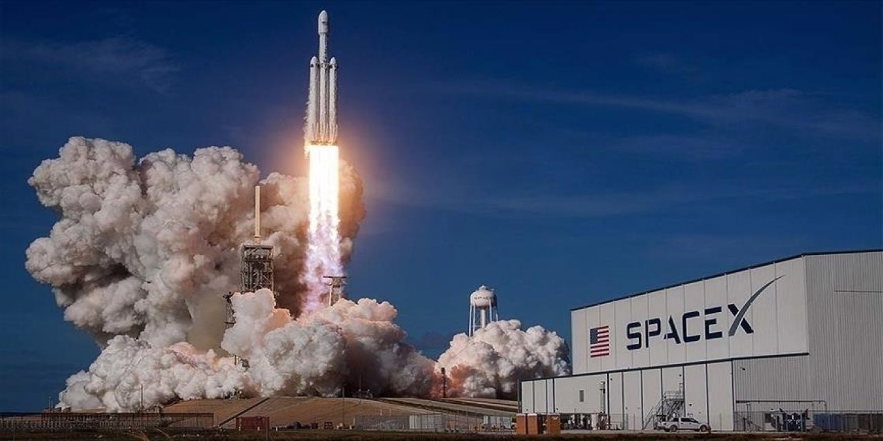 SpaceX roketi 4 yolcuyu dünyanın çevresinde 3 gün gezdirecek