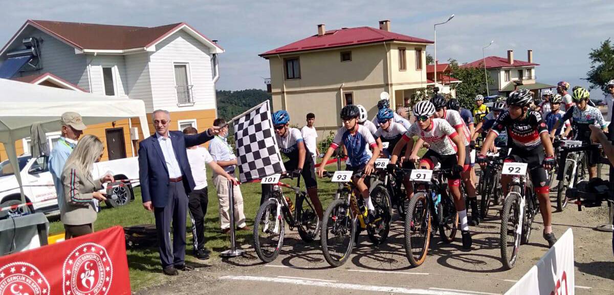 Konyalı sporculardan dağ bisikletinde 3 derece