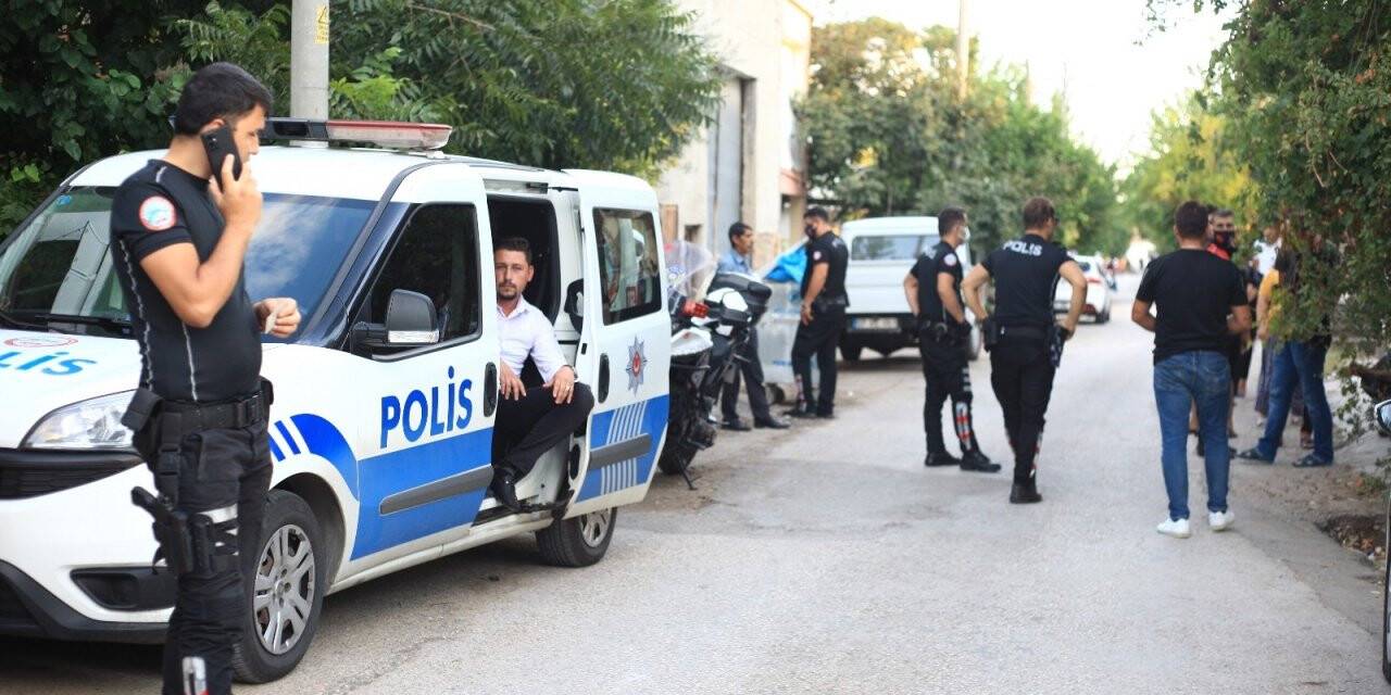 Eşiyle tartıştı, sokağa çıkıp havaya 7 el ateş açtı
