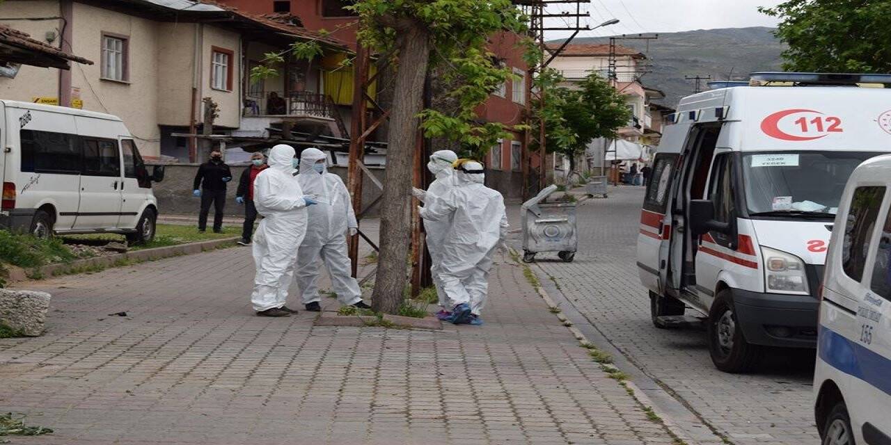 Anne oğul 2 saat arayla koronadan öldü