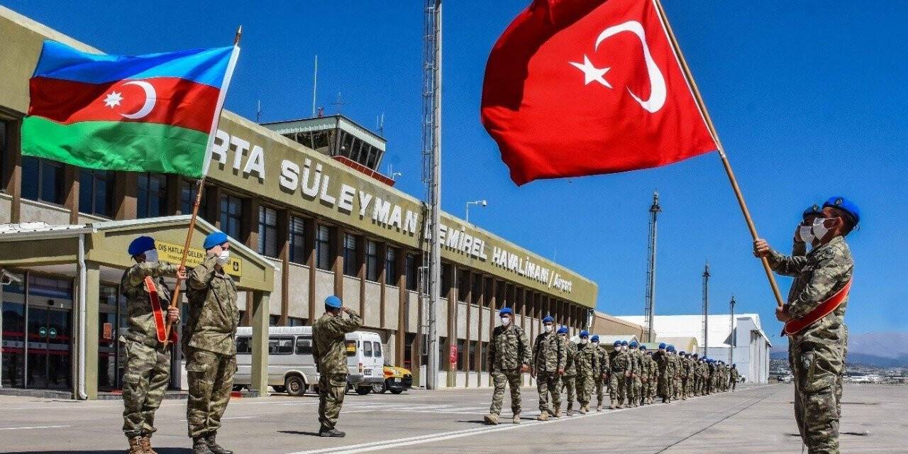 MSB: Azerbaycan ve Somalili misafir askerler komando eğitimlerini başarıyla tamamladı