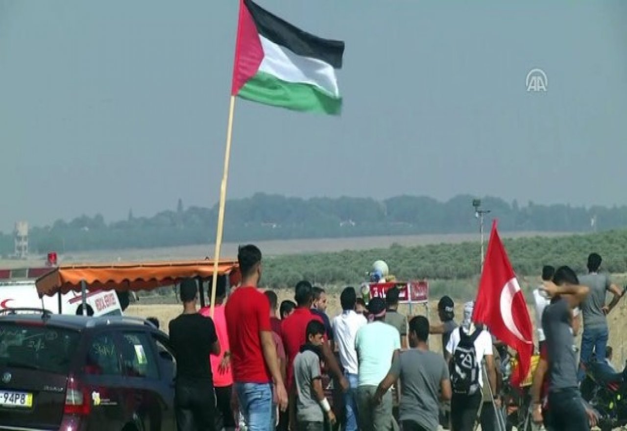 Gazze'de Filistinli tutuklulara destek yürüyüşü