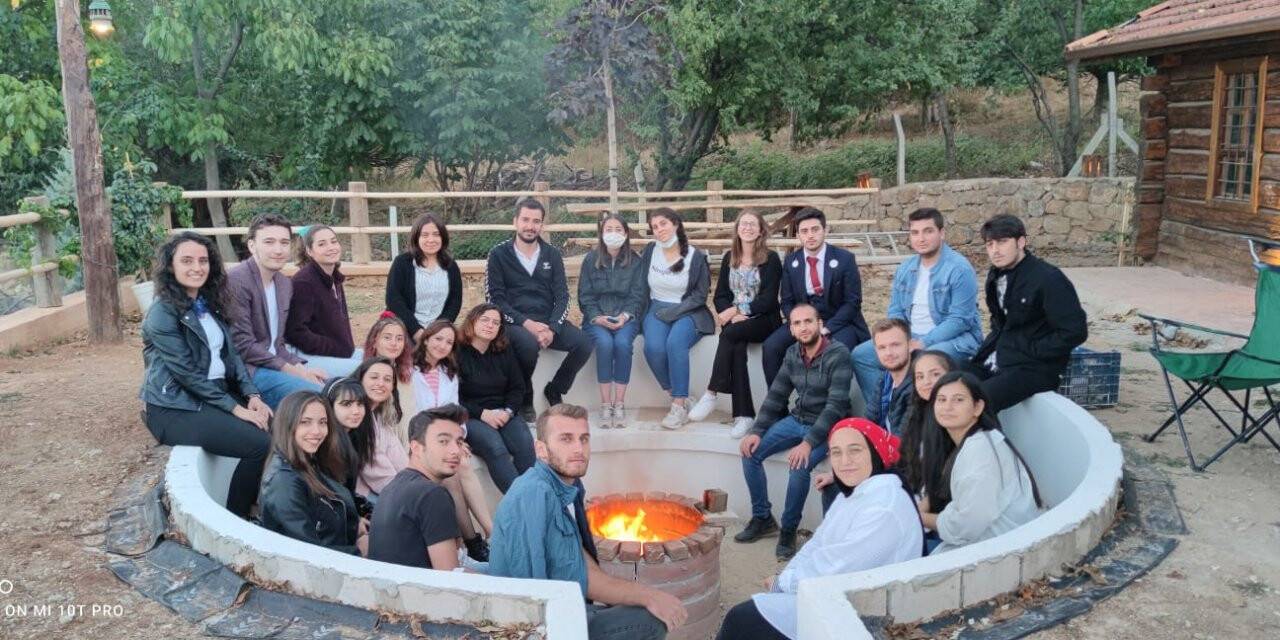 Akşehir Akademisi Vakfı ilk turnasını uçurdu