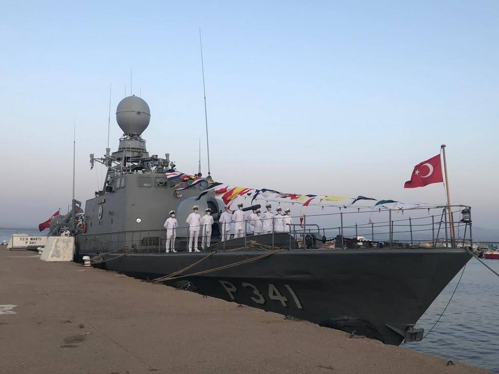 MSB: TCG Martı hücumbotumuz Bozcaada’ya liman ziyareti icra etti