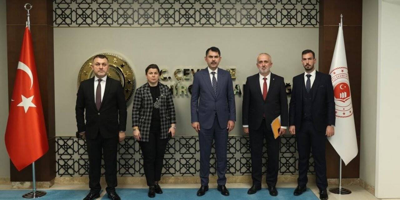 Düzce heyetinden Bakan Kurum’a ziyaret