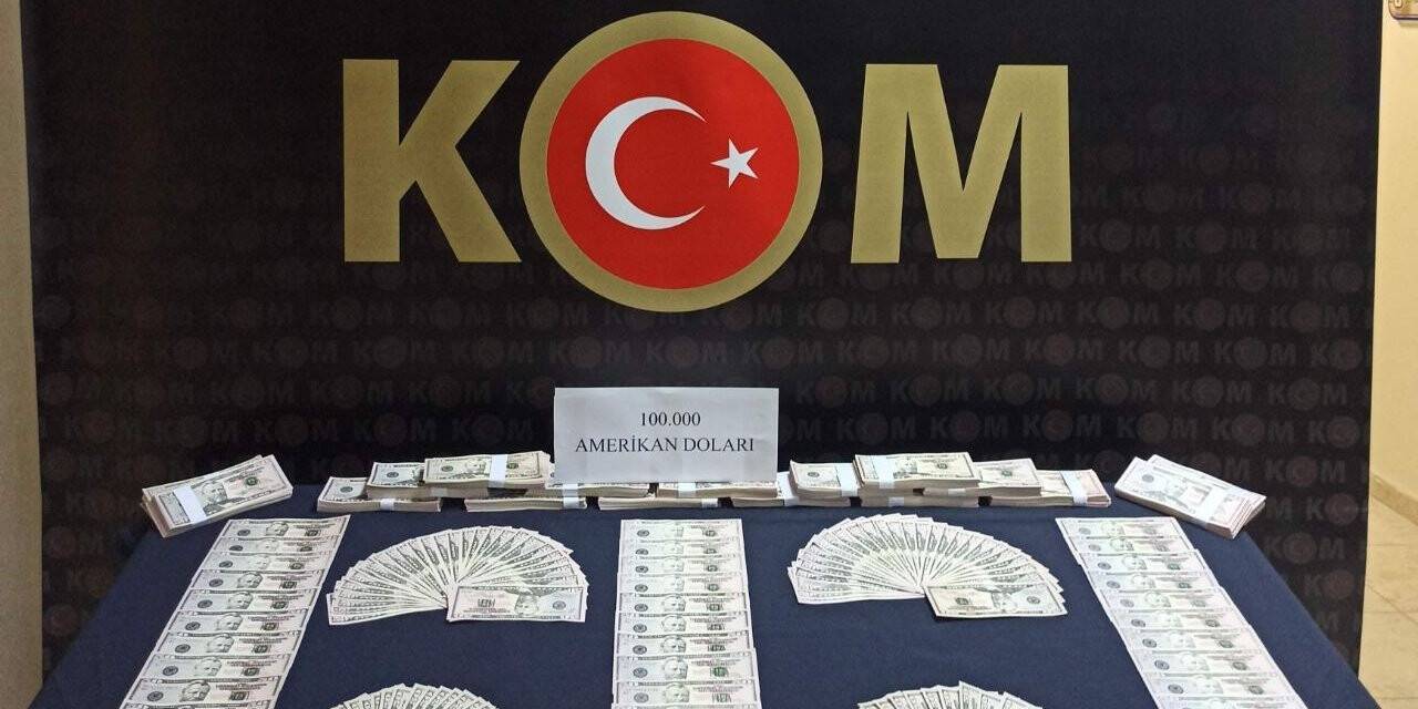 100 bin sahte doları piyasaya sürmek isterken yakayı ele verdiler
