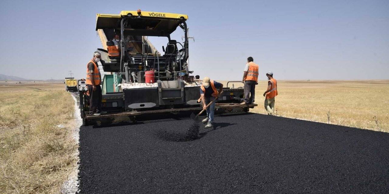 Selçuklu’da dış mahallelerde sıcak asfalt seferberliği