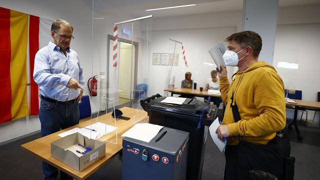 Almanya'da oy verme işlemi sona erdi