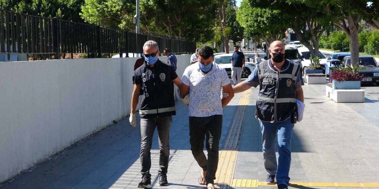 Park halindeki hurda minibüsü çekiciye yükleyip Konya’ya getirdiler