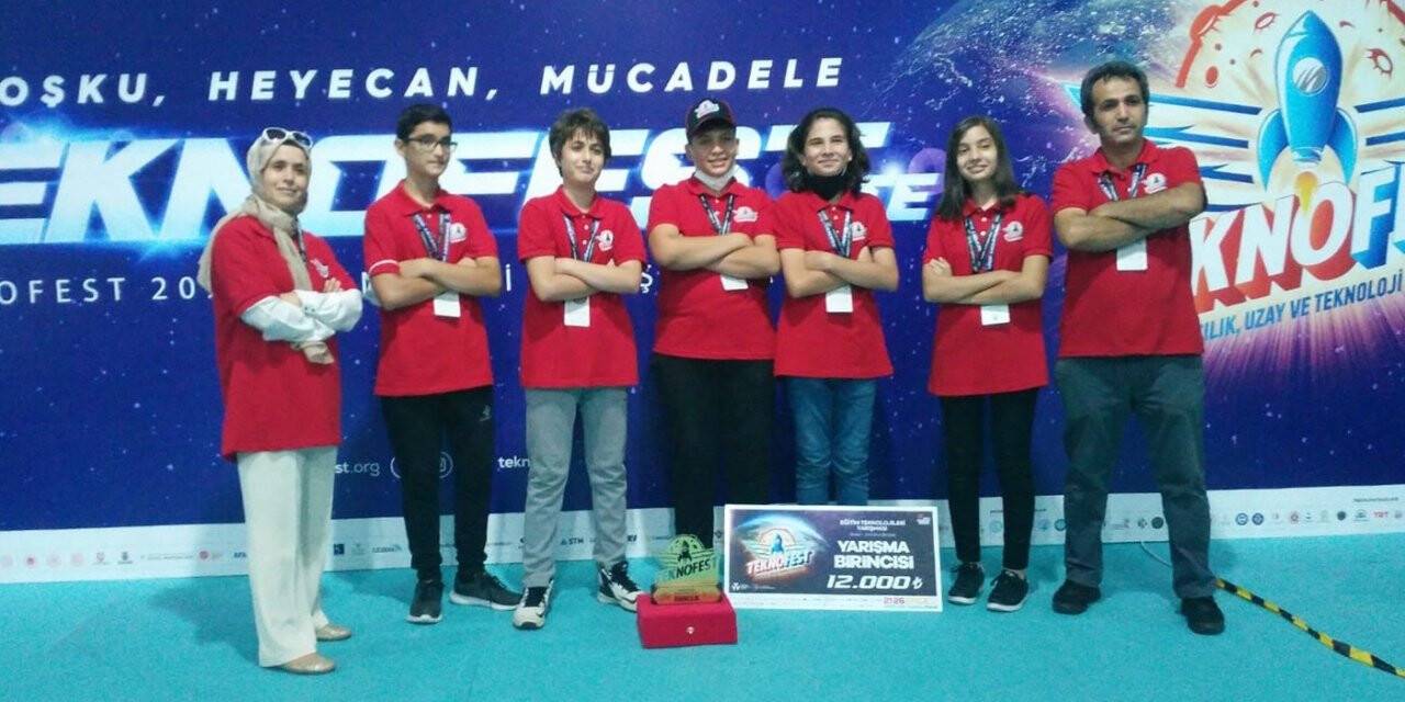 Bilim Kurtları TEKNOFEST’ten birincilikle döndü