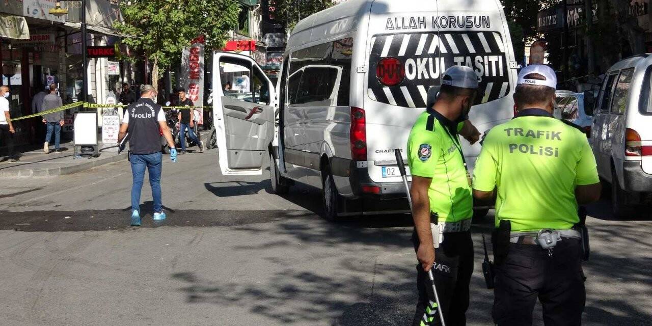Öğrenci servisinin ezdiği minik öğrenci yaşam savaşını kaybetti