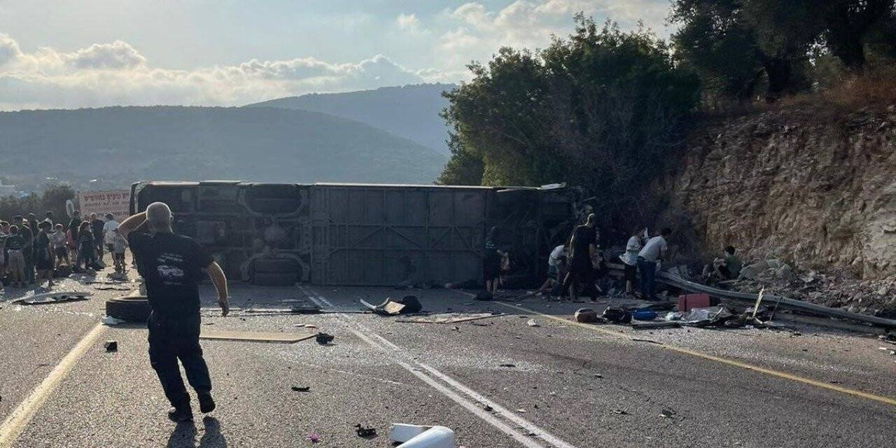 İsrail’de otobüs devrildi: en az 5 ölü, 47 yaralı