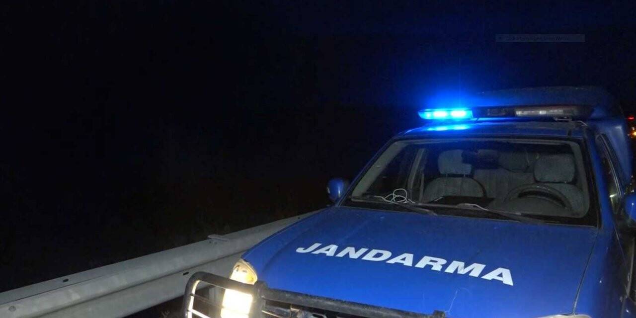 Feci kaza! Tırın altına giren motosiklet metrelerce sürüklendi: 1 ölü