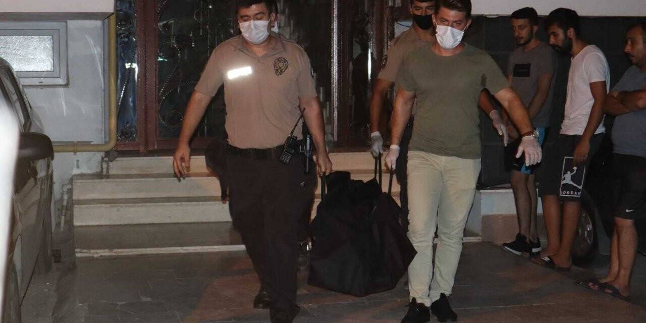 Eşi ve iki çocuğunu boğarak öldürmüş