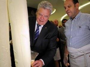 Almanya Cumhurbaşkanı Gauck'a Dondurma Şovu