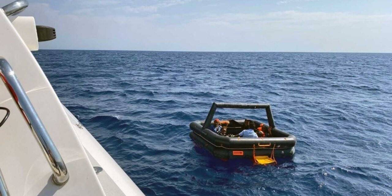 Marmaris’te 16 göçmen kurtarıldı