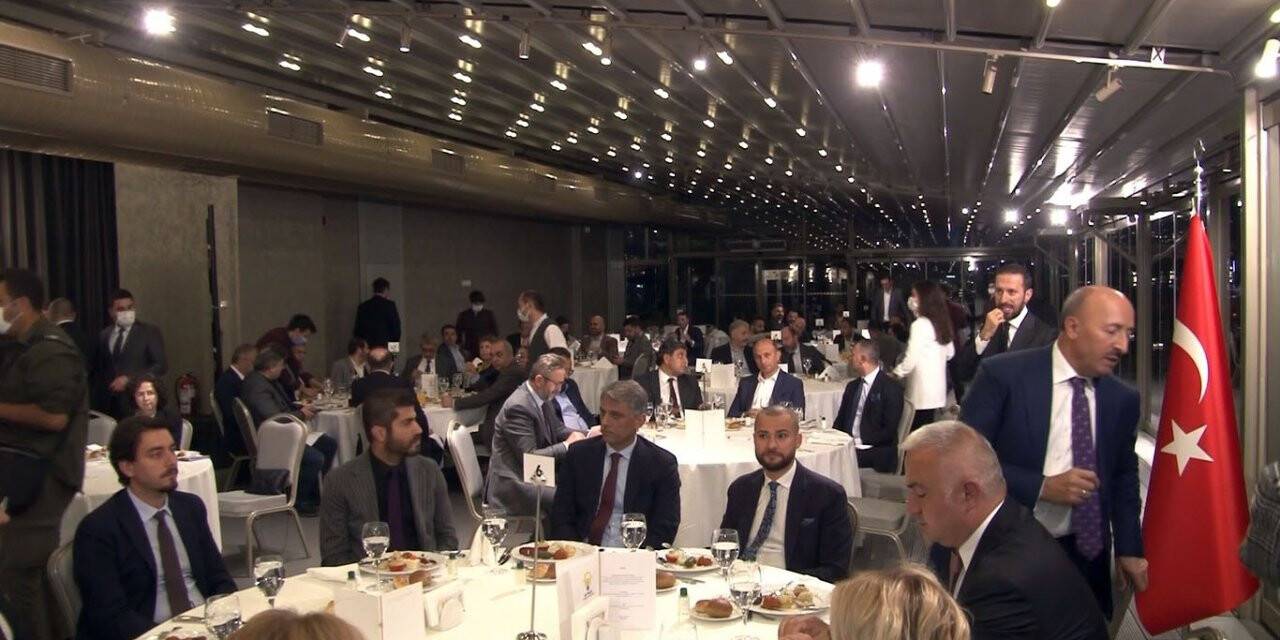 Kültür ve Turizm Bakanı Ersoy, turizm sektörü temsilcileriyle bir araya geldi