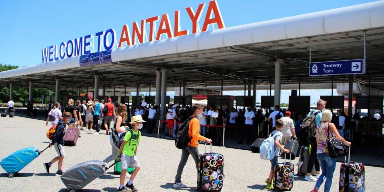 Antalya’ya havayolu ile gelen turist sayısı 7 milyonu geçti