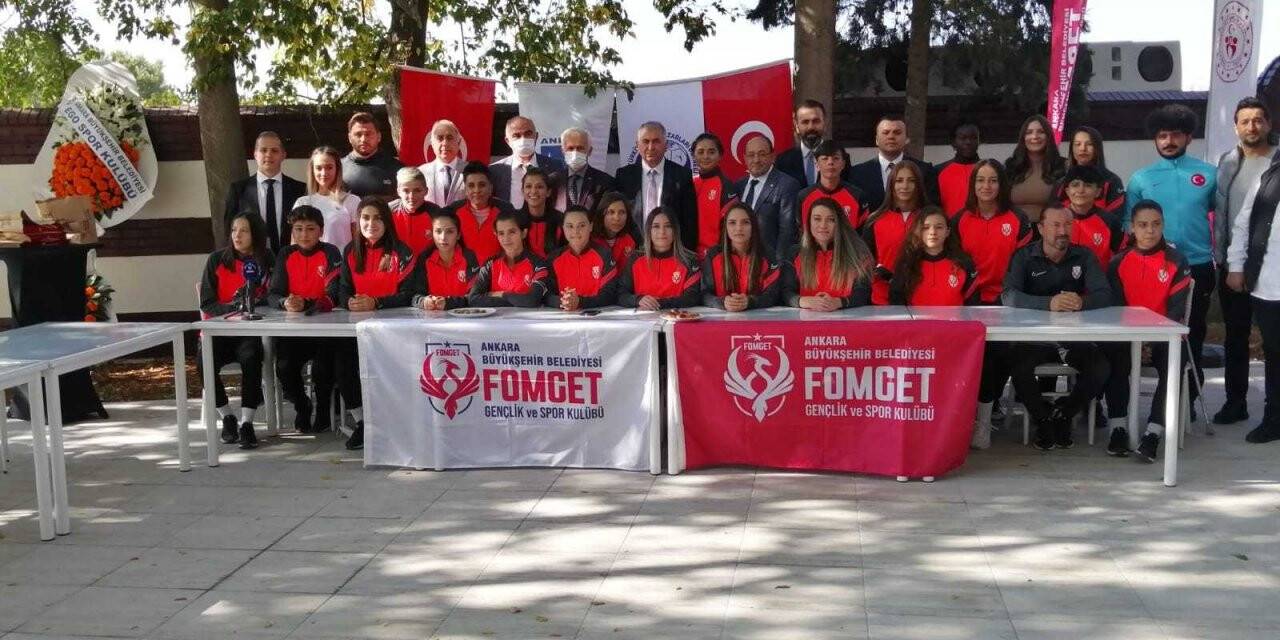 FOMGET Kadın Futbol Takımı’nın lansmanı gerçekleştirildi