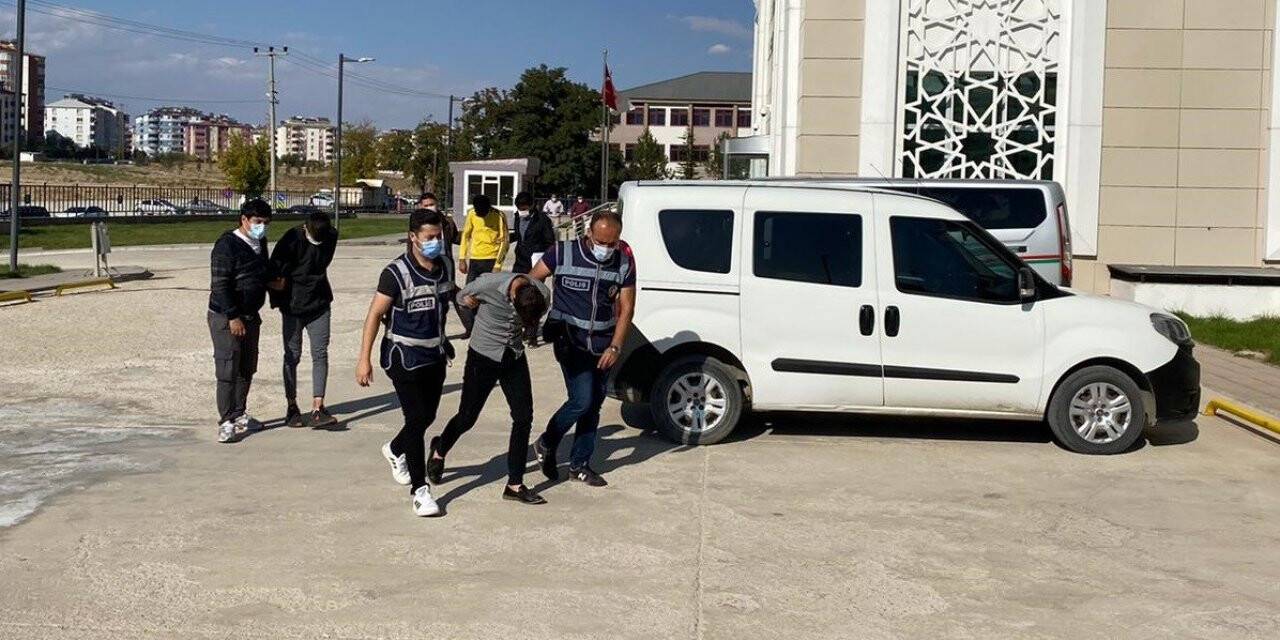 İçinde arı dolu kovanı bile çalan şebekenin 3 üyesi tutuklandı