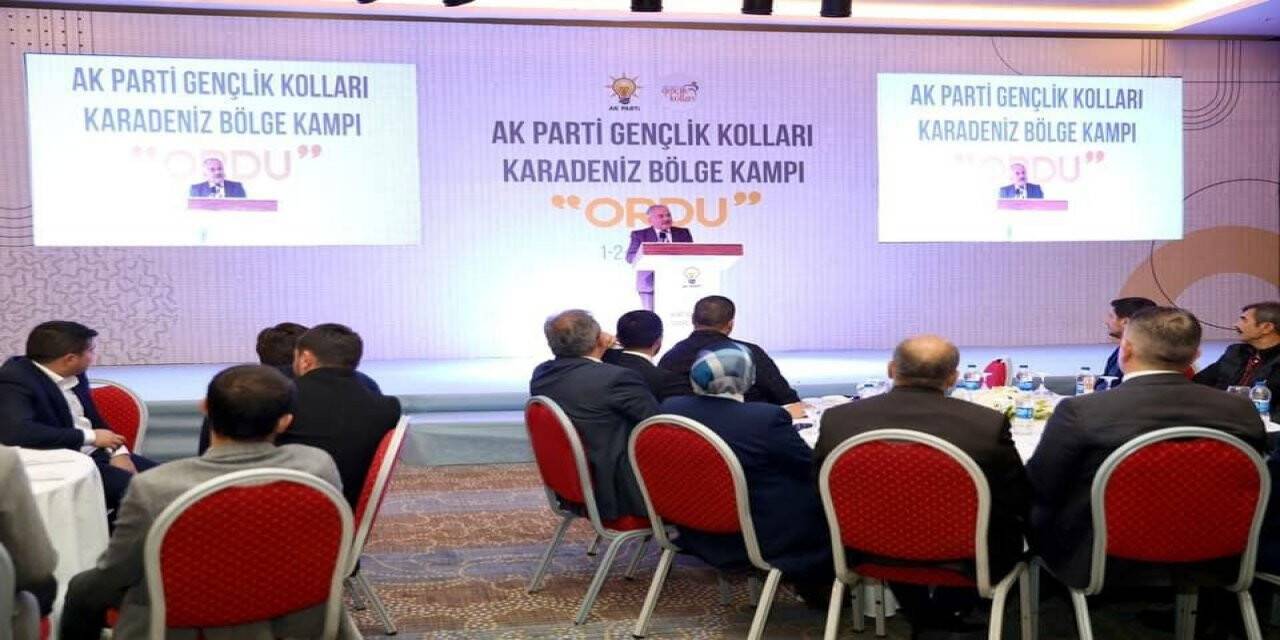 Cumhurbaşkanı Erdoğan AK Parti’li gençlere seslendi: “Durmak yok yola devam”