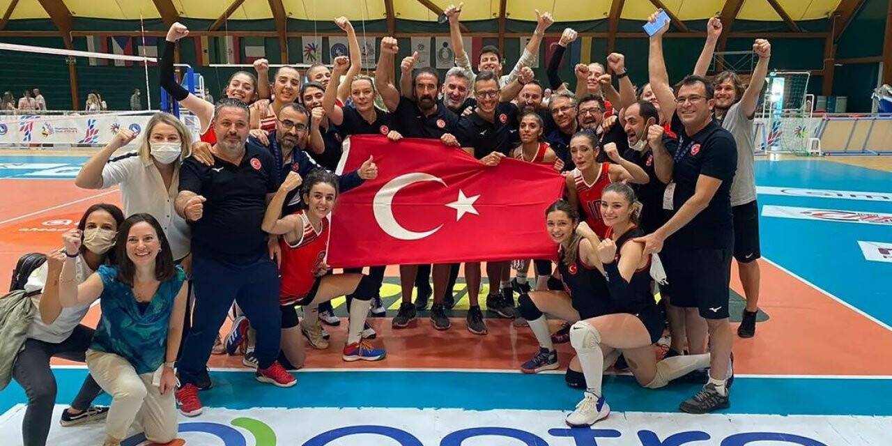 İşitme Engelliler Kadın Voleybol Milli Takımı dünya şampiyonu