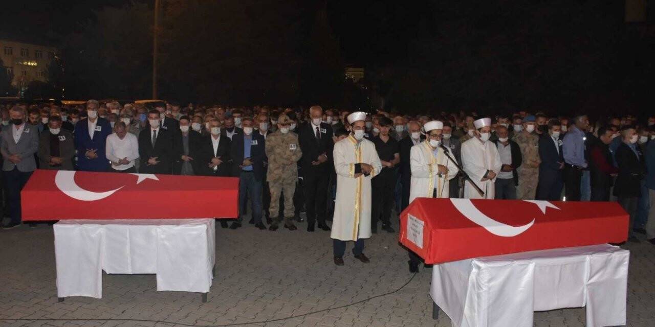Bingöl’de terör saldırısında şehit olan işçiler son yolculuğuna uğurlandı