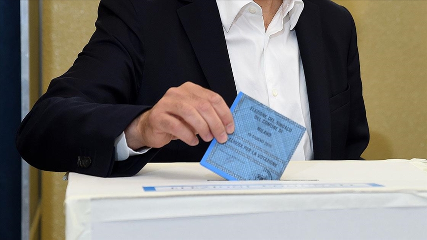 İtalya'da kısmi yerel seçimlerde oy kullanma işlemi başladı